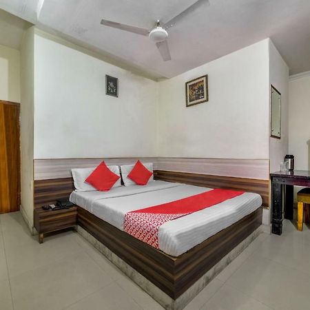 Oyo 40791 Hotel Hot N Fast Suratgarh ภายนอก รูปภาพ