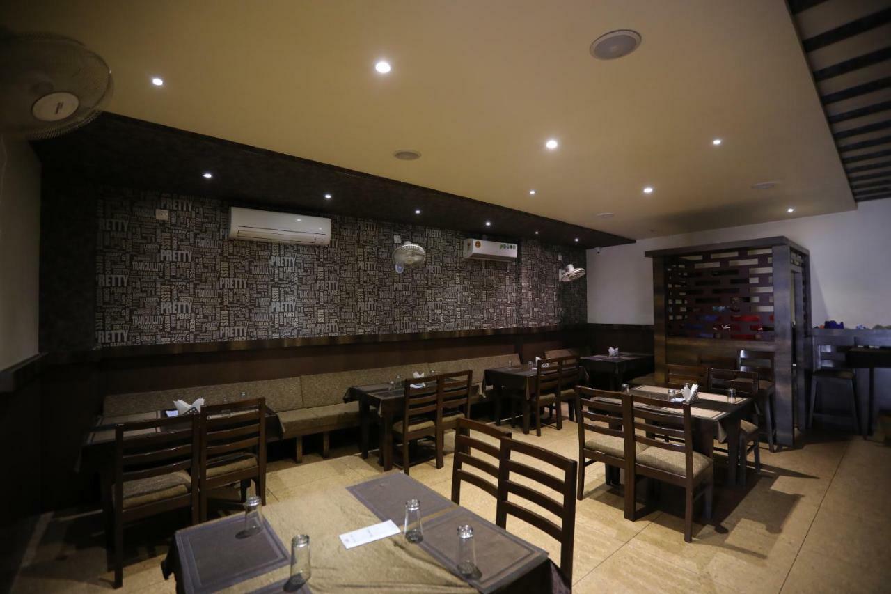 Oyo 40791 Hotel Hot N Fast Suratgarh ภายนอก รูปภาพ